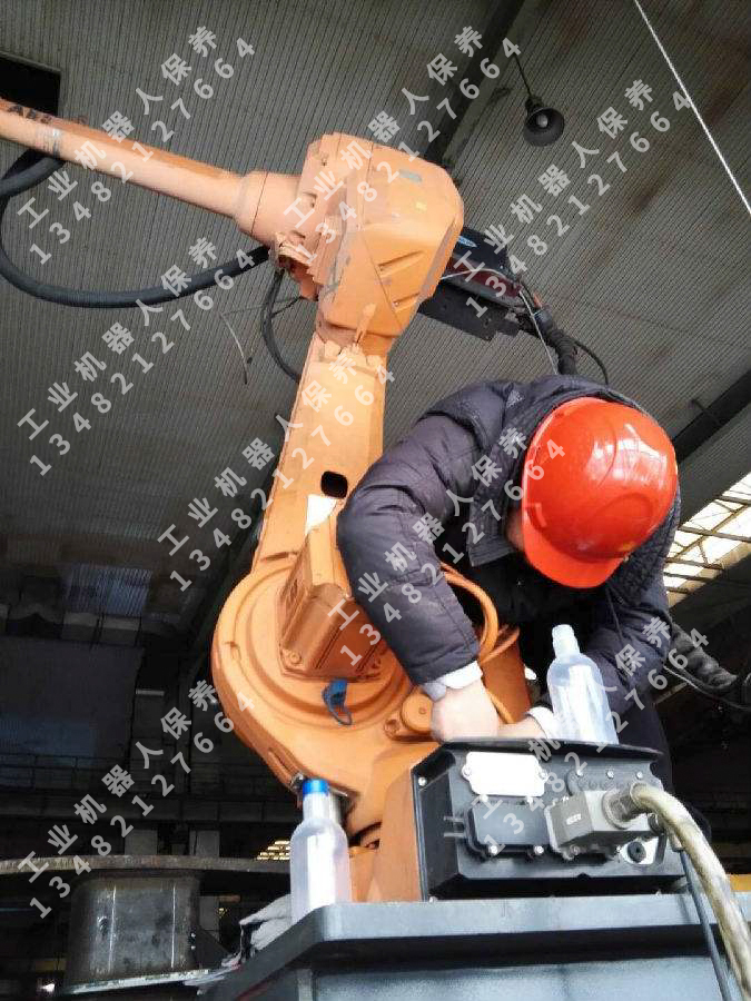 工業(yè)機(jī)器人保養(yǎng)(圖1) 工業(yè)機(jī)器人保養(yǎng)(圖1)